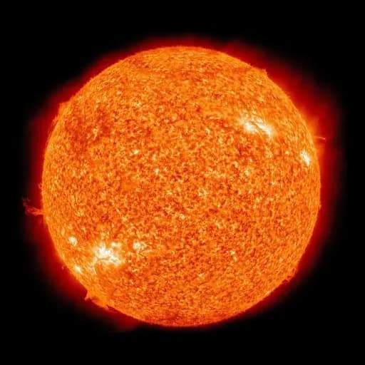 Слънцето, заснето в ултравиолетова светлина от космическа обсерватория